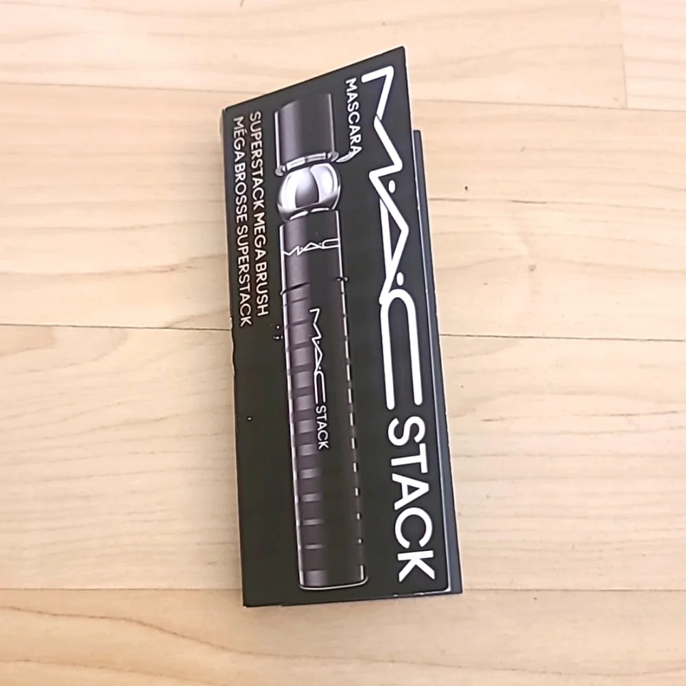Mac Stack Mascara Super stack MegaBrush Black 2.1ml travel size